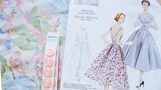 1950s Floral dress  Following V2960  Pattern Review amp Vlog [upl. by Body300]