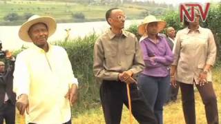 Kagame donates cattle to Museveni [upl. by Elsinore]