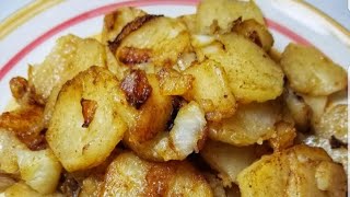 Southern Style Home Fried Potatoes and Onion Recipe Oldschool HomeFried Potatoes Breakfast Potatoes [upl. by Lirva937]