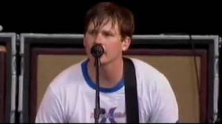 blink182  All The Small Things Live  Reading 2000 [upl. by Anaeed754]