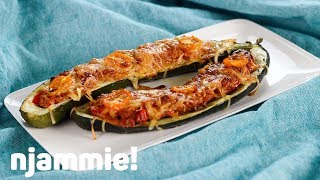 Gevulde courgette met kippengehakt Recept  njammie [upl. by Woodhead689]