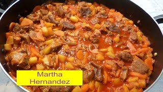 Receta Chambarete en Guajillo Zanahoria Papas y Tomatillos [upl. by Scoville]