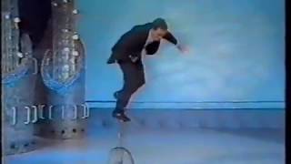 ✅Frank Olivier Comedy Juggler 1988 [upl. by Ellertnom282]