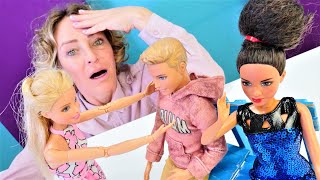 Spielspaß mit Barbie und Nicole Kens Ex Freundin beim Schultreffen Puppen Video auf Deutsch [upl. by Nylyak]